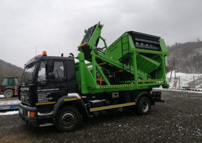 Criba vibratoria semimóvil con dos cintas transportadoras DB-80 Skodas - equipos para la producción de hormigón