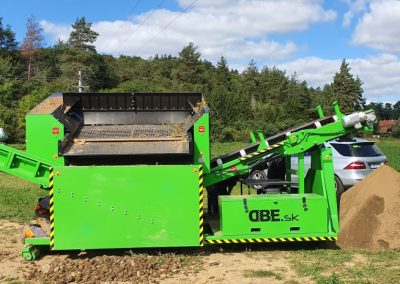Criba vibratoria semimóvil con dos cintas transportadoras DB-80 Skodas - equipos para la producción de hormigón